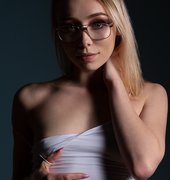 Theshygirl